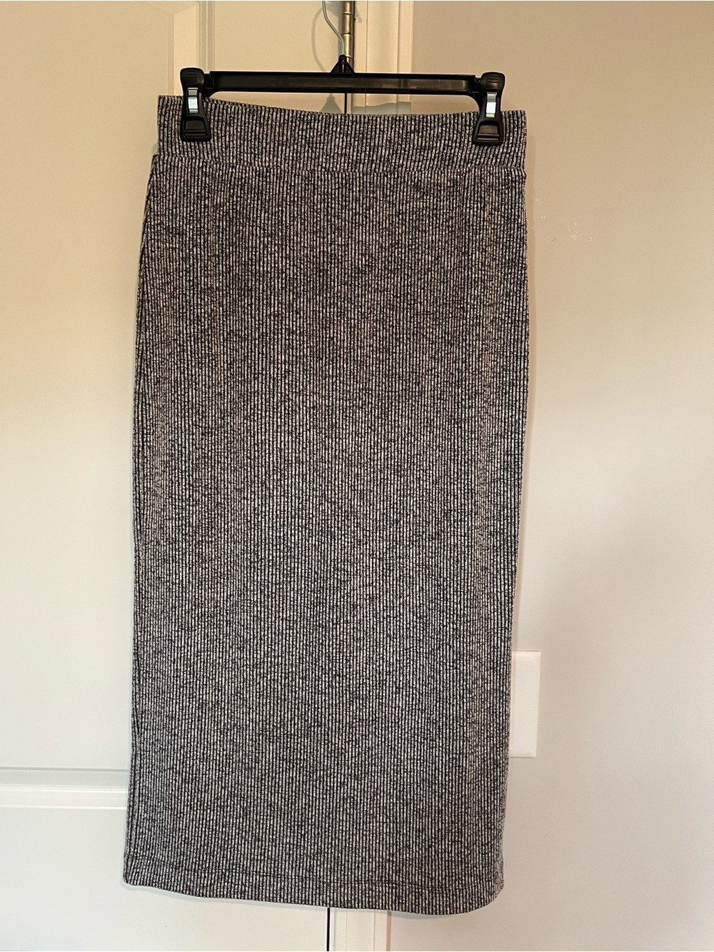 Lou & Grey Ribbed Pencil Midi Skirt - Heather Grey